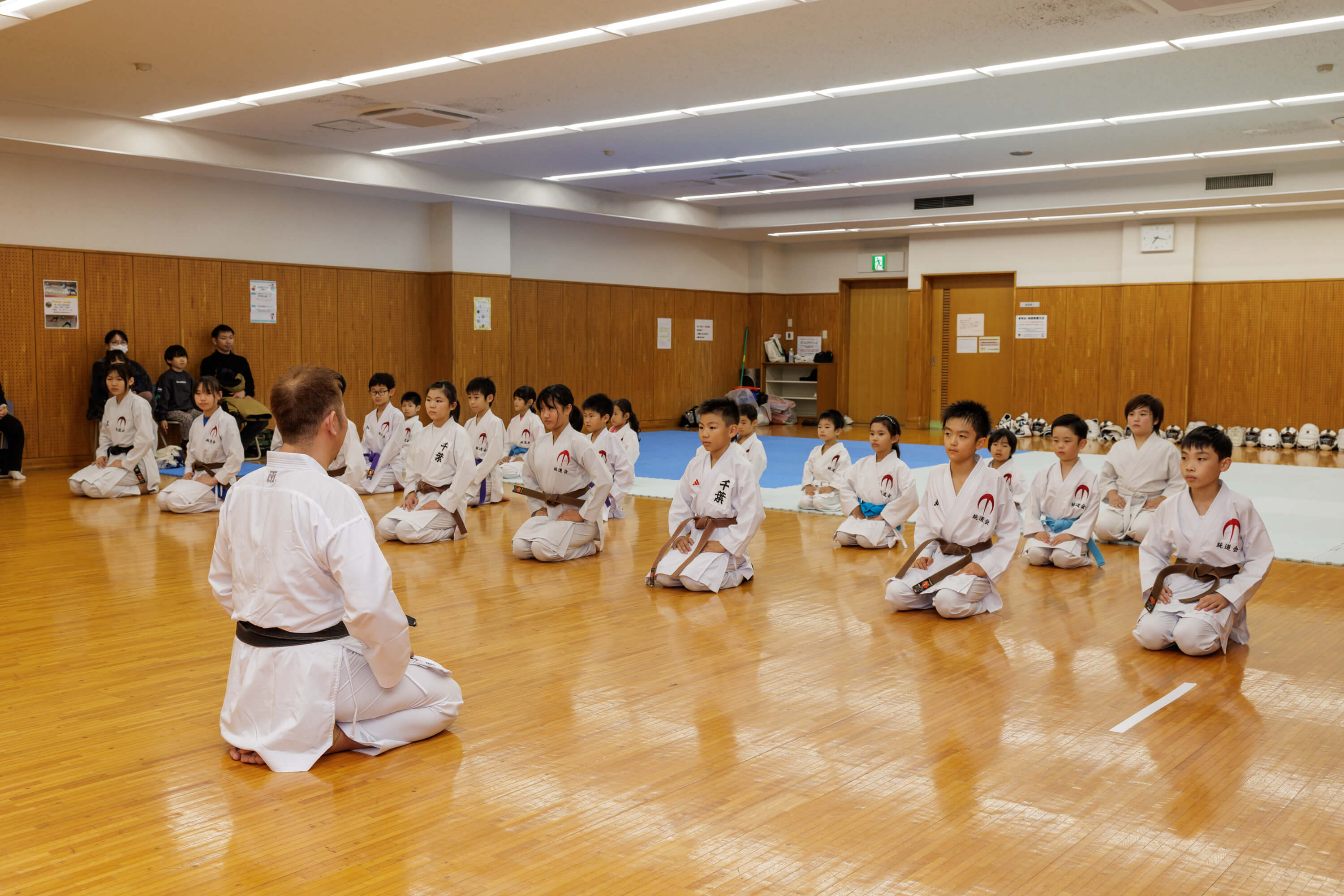 「挨拶」「感謝」「忍耐」を重視した指導。