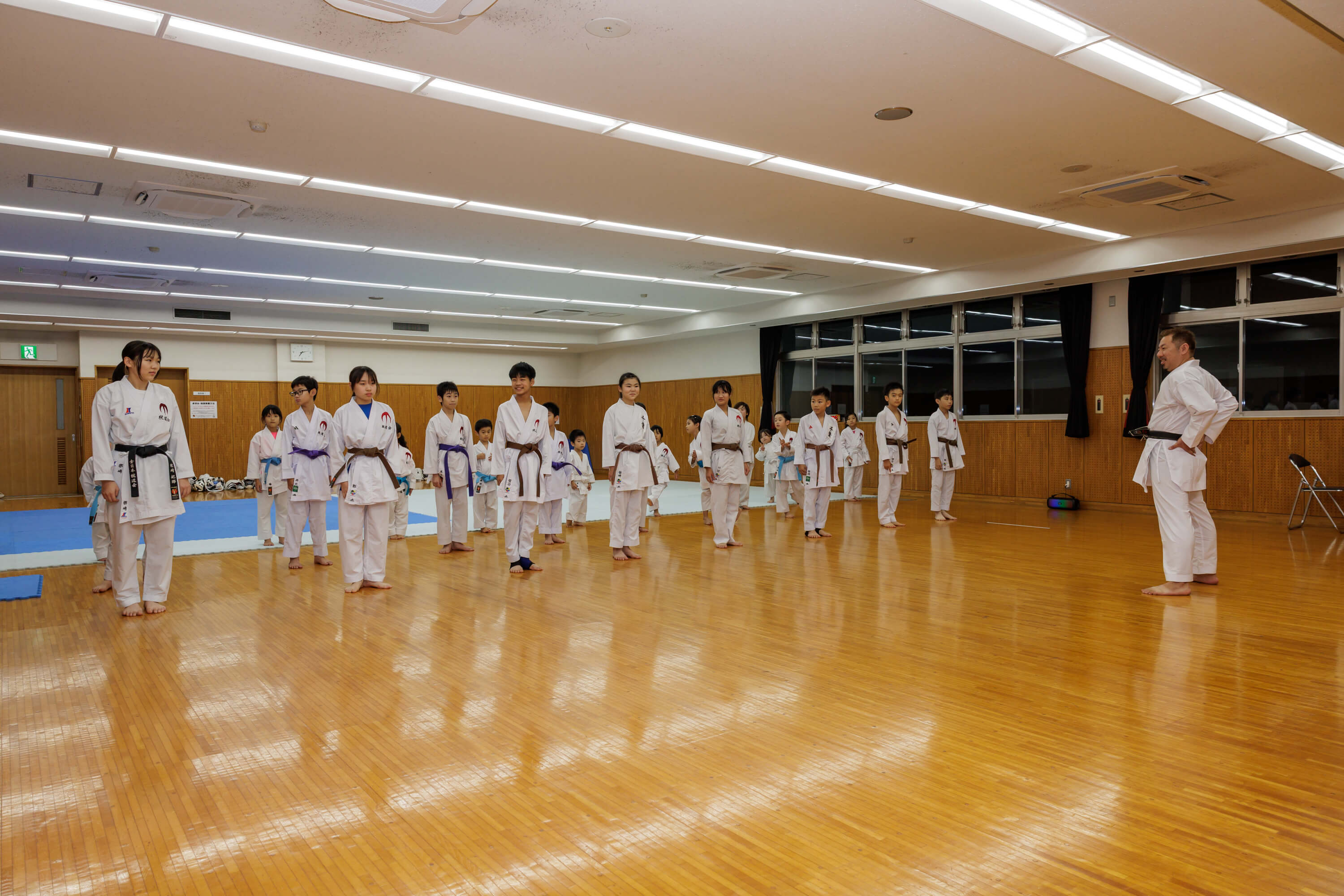 明るく清潔な道場、保護者も安心して通わせられる環境